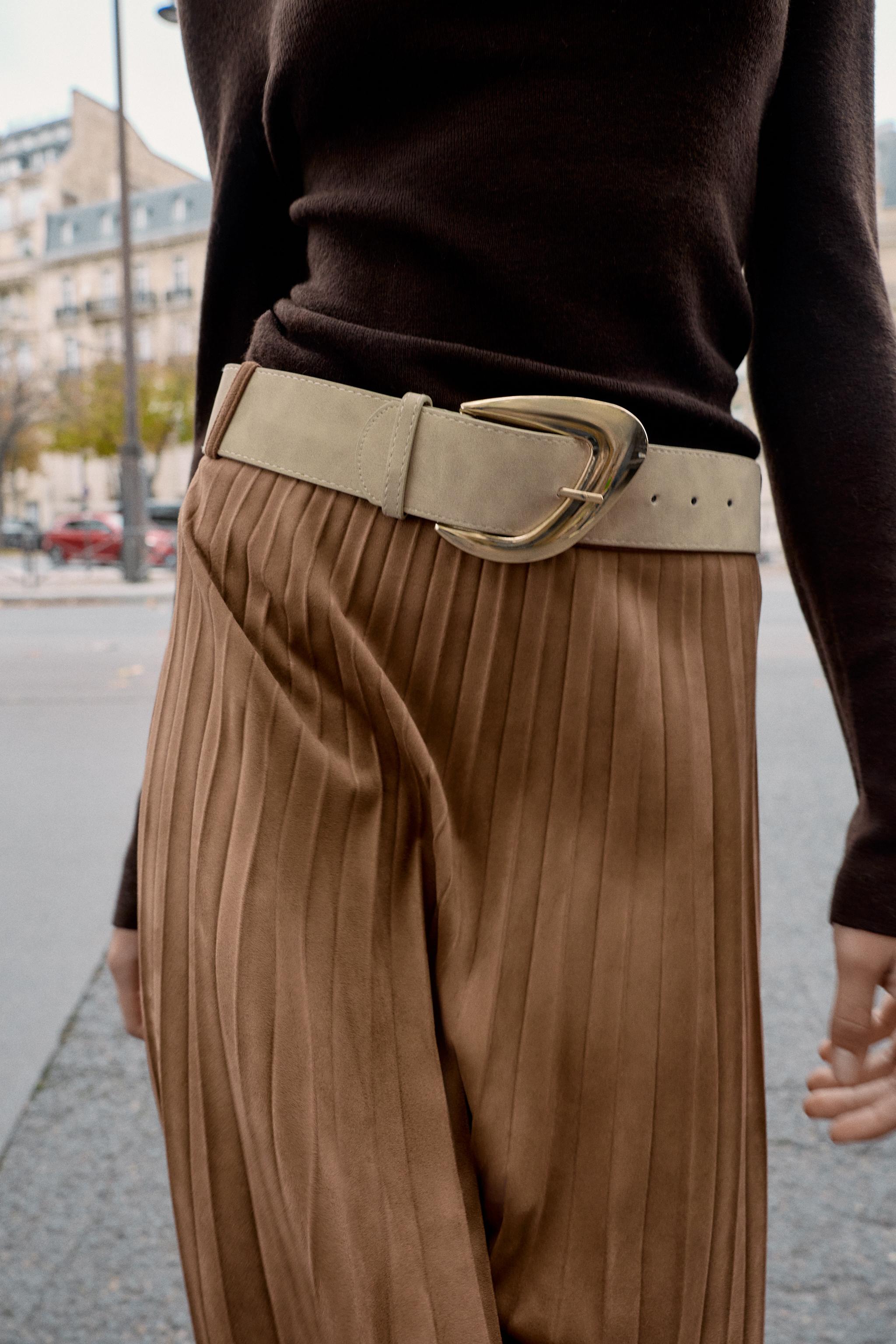 JUPE MI-LONGUE PLISSÉE EFFET DAIM AVEC CEINTURE